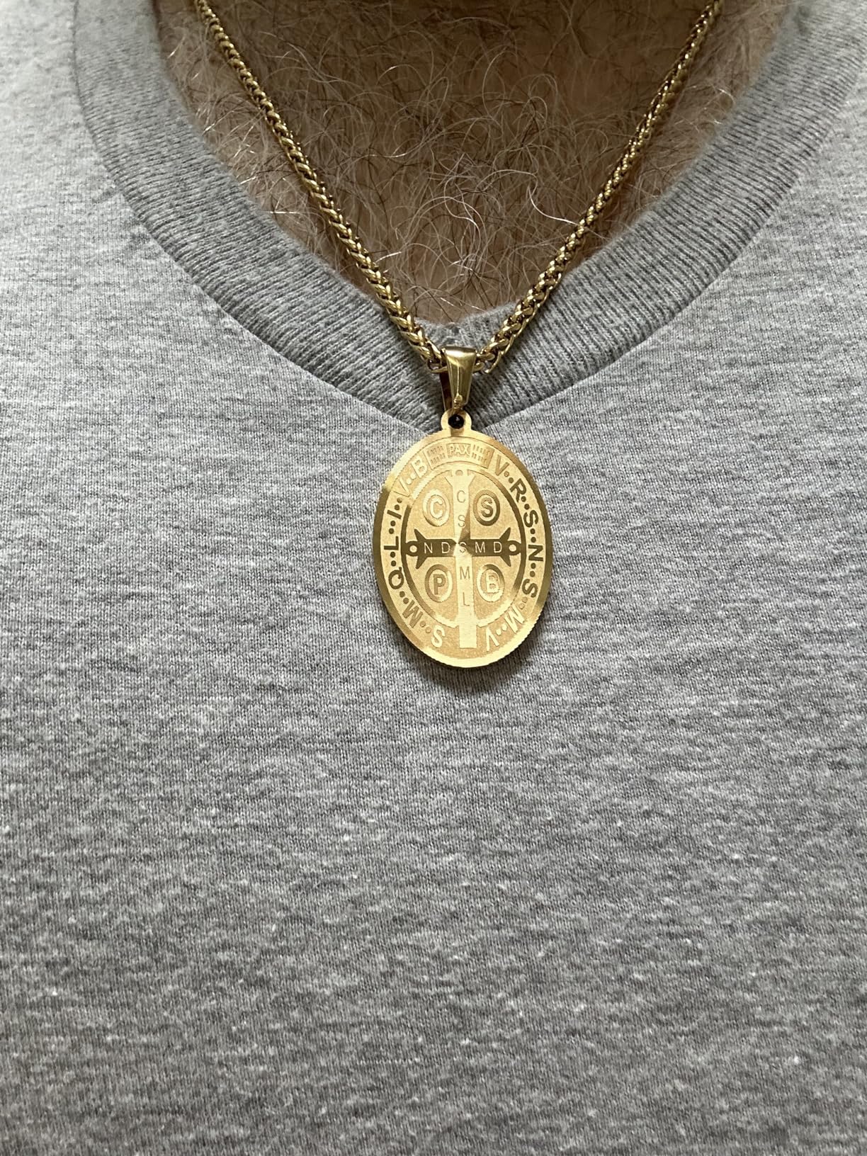 Cadena con baño de oro + dije de regalo ultimas unidades